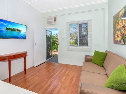 Easy Going Holiday Unit On McKenzie MK5 - Whitsundays Tourism 4