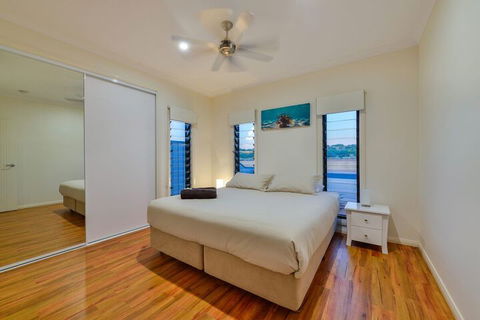 64 Madaffari Drive - Yamba Accommodation 2