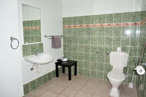 Ningaloo Breeze Villa 10 3 Bedroom Fully Self Contained Disabled Friendly Accommodation - WA Accommodation 7