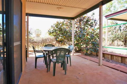 Ningaloo Breeze Villa 5 3 Bedroom Fully Self Contained Holiday Accommodation - Holiday Melbourne 2