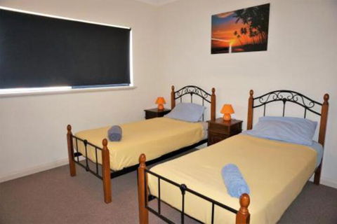 Ningaloo Breeze Villa 5 3 Bedroom Fully Self Contained Holiday Accommodation - Holiday Melbourne 7