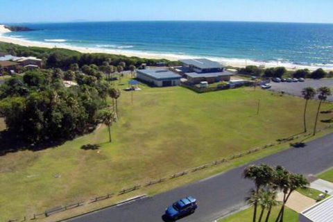 2 Cliff Road - Hervey Bay Accommodation 2