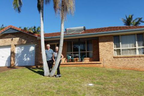 Twin Palms Holiday House At Lighthouse - Yamba Accommodation 0