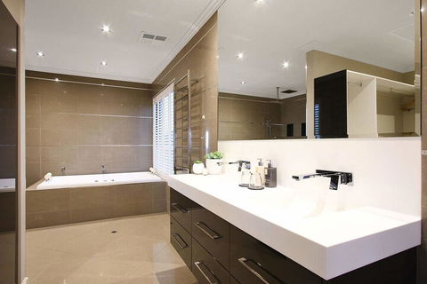 Lang Street Luxury Retreat Mulwala - Lightning Ridge Tourism 5