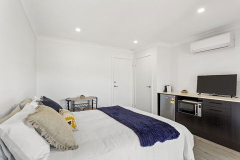 Whale Studio 1a Ocean Street - Accommodation Ballina 4