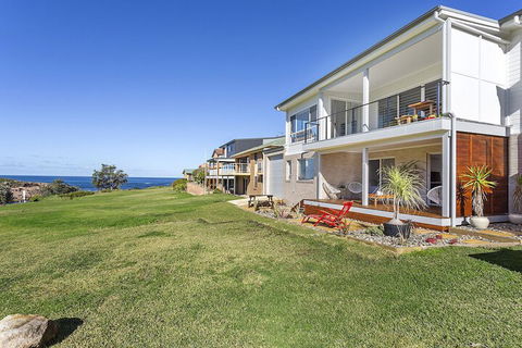 Whale Studio 1a Ocean Street - Accommodation Ballina 2