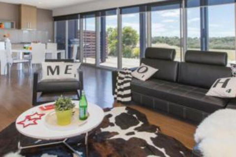 ST ANDREWS BEACH APARTMENT 4.02 - Victoria Tourism 0