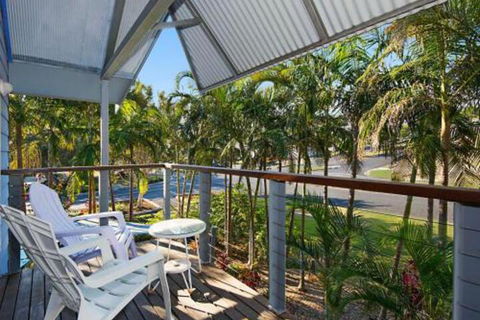Moorings B Great Holiday Property In The Heart Of Town. - Accommodation QLD 5