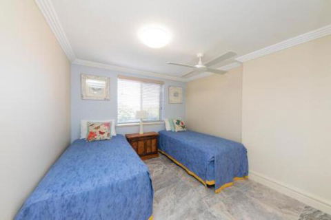 Whitesands Penthouse 1 - Accommodation Find 6