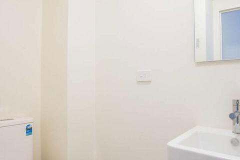 Convenient Rockdale Apartment Next To Station & Beach - Hervey Bay Accommodation 6