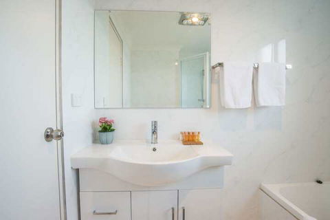 Convenient Rockdale Apartment Next To Station & Beach - Hervey Bay Accommodation 3