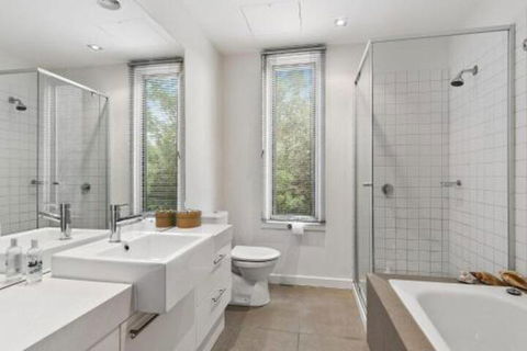 POINT GREY APARTMENT ONE VIEWPOINT - Wagga Wagga Accommodation 6