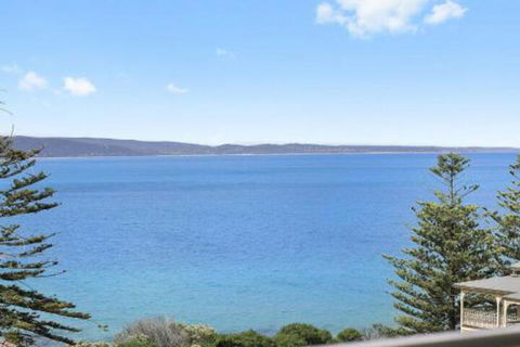 POINT GREY APARTMENT ONE VIEWPOINT - Wagga Wagga Accommodation 0