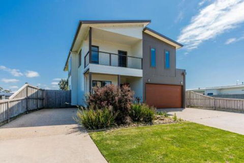 SURFSIDE LAKEVIEWS FREE WIFI - Northern Rivers Accommodation 0