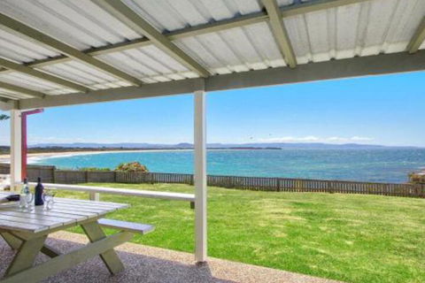 Amazing Aspects Perched Above Tilbury Cove - Holiday Melbourne 0