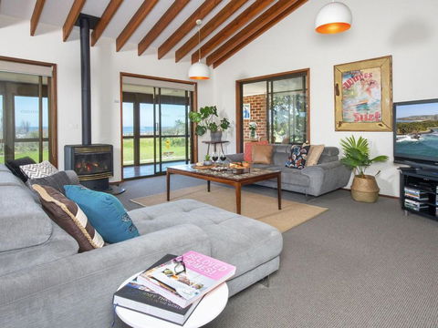 Beach House On Jones Beach Kiama Accommodation - Holiday Melbourne 4