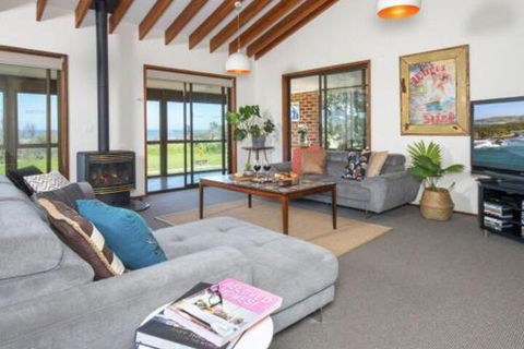 Beach House On Jones Beach Kiama Accommodation - Holiday Melbourne 0