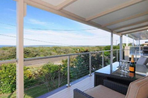 Marilyns 180 Degree Views Of Jervis Bay - Victoria Tourism 0