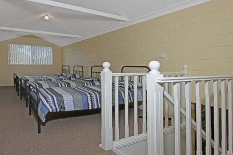 Ohio One Street Back From Beach Access - Yamba Accommodation 6