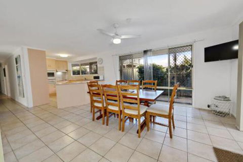 Perfect Getaway Hervey Bay - Hobart Tourism 6