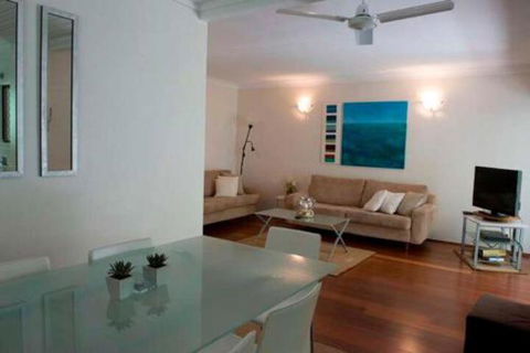 Absolute Beachfront Mooloolaba - YWait Travel 3