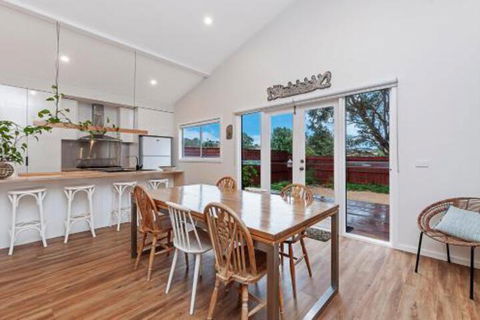 Thunder Point Cottage - Victoria Tourism 0