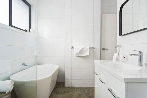 Embracing Evandale - Yamba Accommodation 3