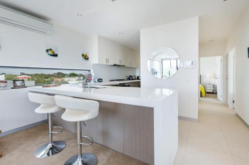 THE PENTHOUSE MORNINGTON - thumb 1