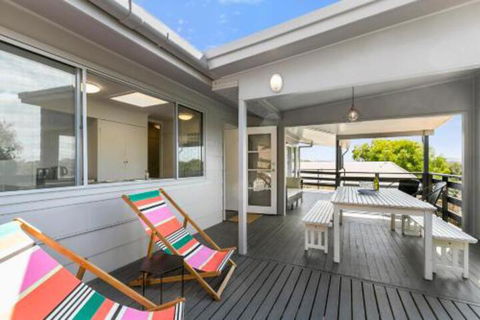 Surfs Up Peregian Beach - Accommodation Newcastle 0
