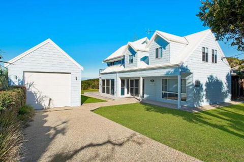 Middle Rock Beach House Beach Front Lake Cathie - WA Accommodation 0