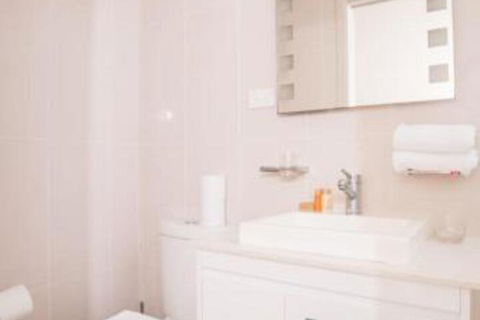 Scenic Illawong Riverside Getaway 1bed1bath Unit - Kawana Tourism 7