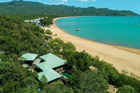 Absolute Beachfront - Whitsundays Tourism 2