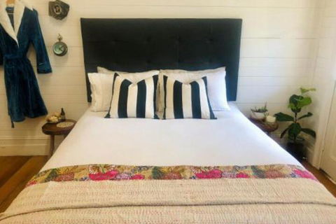 The Residence Stylish Comfort With Fireplace - Victoria Tourism 7
