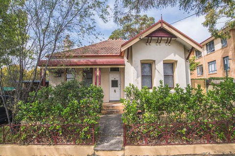 Beautiful Pre-loved Ashfield 4 Bedroom Home - Tweed Heads Accommodation 2