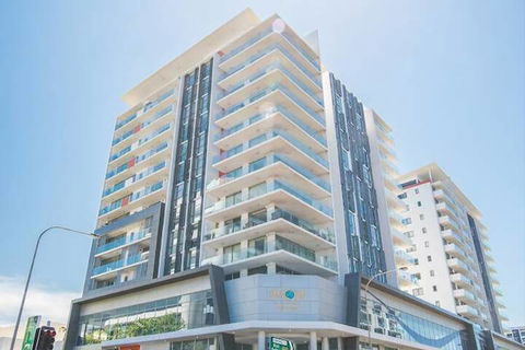 Spacious Central Apartment Walking Distance To Beach - Accommodation Tasmania 2