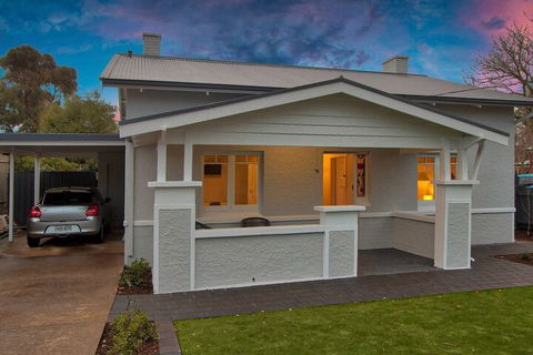 3BR Cottage With Parking Close To Adelaide CBD - Accommodation Redcliffe 5