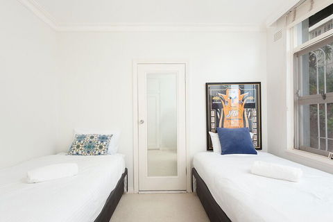 Harbour Front Single Level Apartment - Accommodation Find 6
