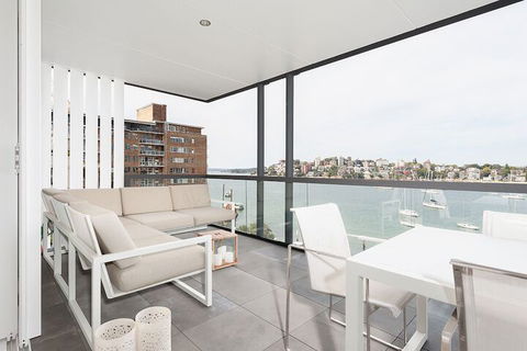 Harbour Front Single Level Apartment - Accommodation Find 1