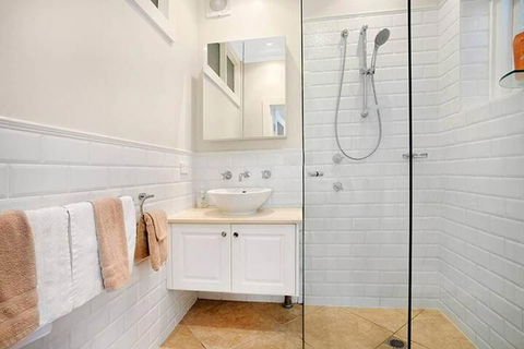 CRES0 Manly The Crescent - Accommodation Newcastle 4