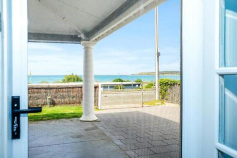 Beachfront Buena Vista PetFriendly - WA Accommodation 7
