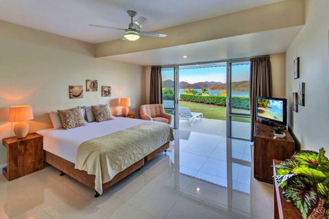 Bella Vista East 3 Luxury Ocean Views Large Flat Grassed Area + Buggy - Lightning Ridge Tourism 5