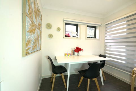 A Cozy 3BRM House At Doncaster - Cruises Travel 6