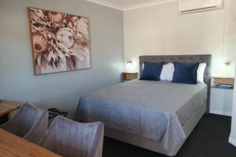 Cornwall House Accommodation - Hervey Bay Accommodation 3