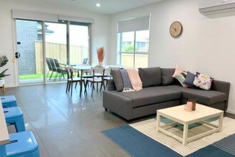 Homely Getaways In New Torquay - Yamba Accommodation 0