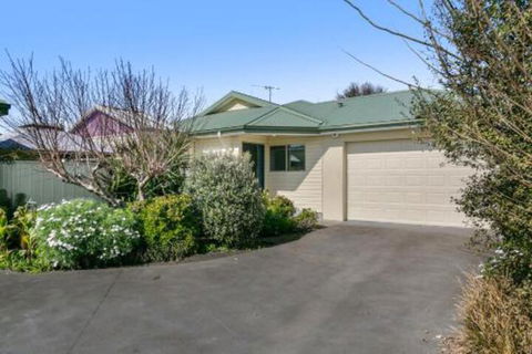 Easy Living Rosebud - Taree Accommodation 2