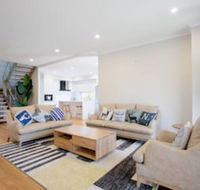 Lux Style 4BR Townhouseashwood - VIC Tourism