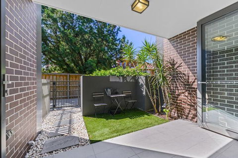 HomeHotel High End 3 Bedroom Terrace With Parking - Victoria Tourism 6