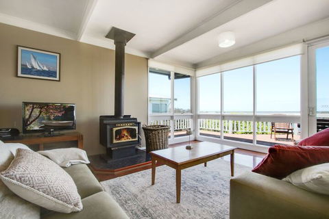 Metung Lake House - Accommodation Ballina 2