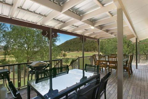Rosa Estate In Broke Two 3br House In Walking Distance To Cellar Doors - Northern Rivers Accommodation 0