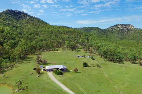 Rosa Estate In Broke Two 3br House In Walking Distance To Cellar Doors - Northern Rivers Accommodation 6